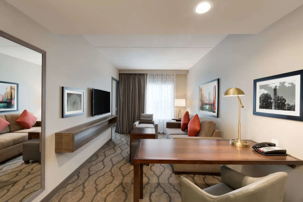 Embassy Suites by Hilton Chicago Naperville - Général