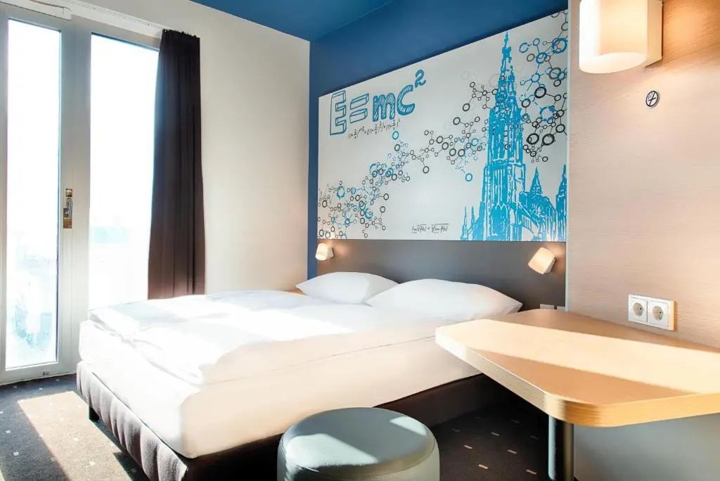 Standard Double room (full double bed)