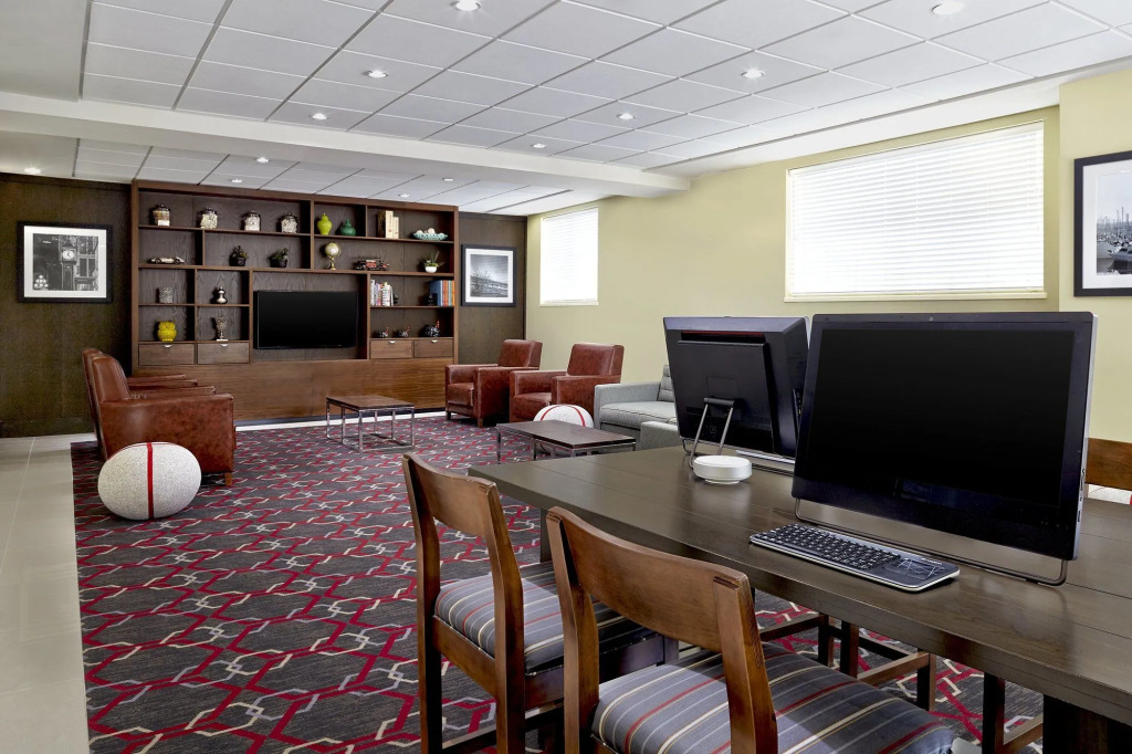 Four Points by Sheraton Surrey - фото 17