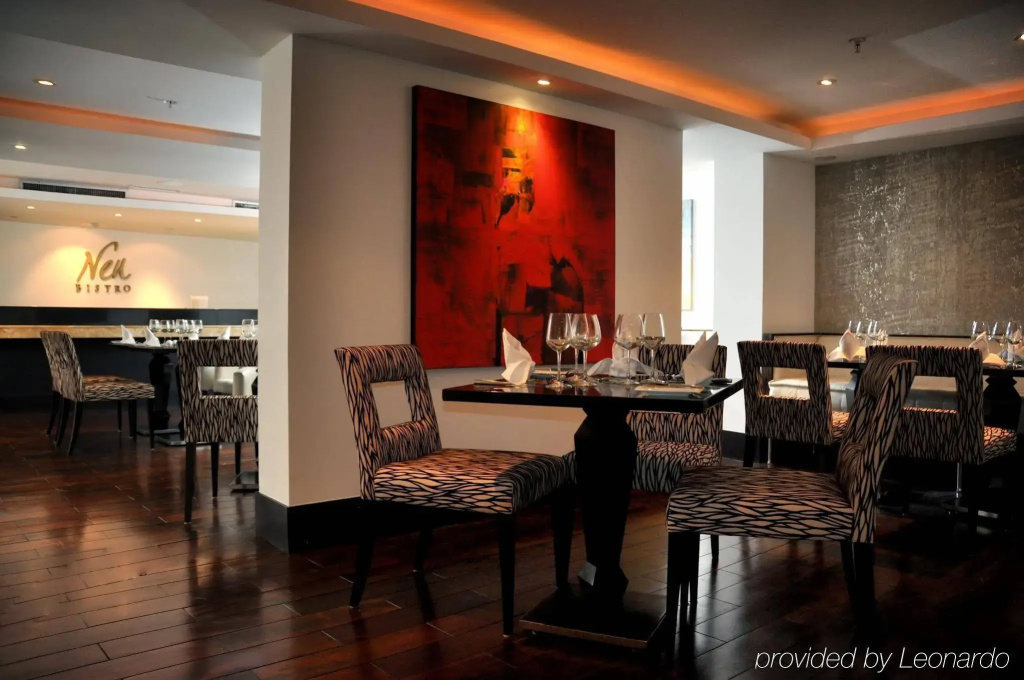 Le Parc Hotel, Beyond Stars - Général