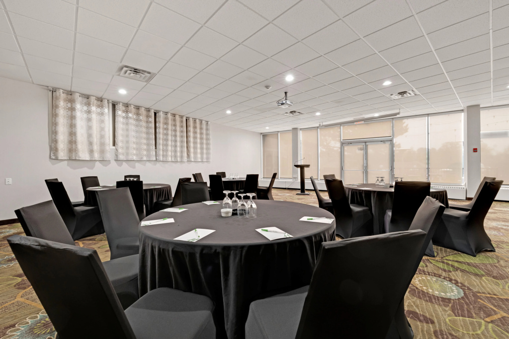 Holiday Inn Peterborough-Waterfront, ON by IHG - Général