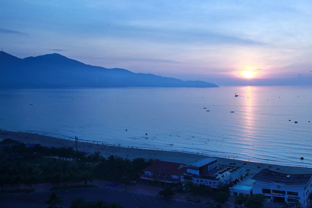 Beach & Waterfront