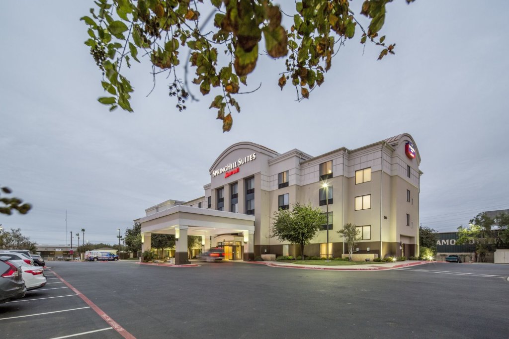 SpringHill Suites by Marriott Laredo image