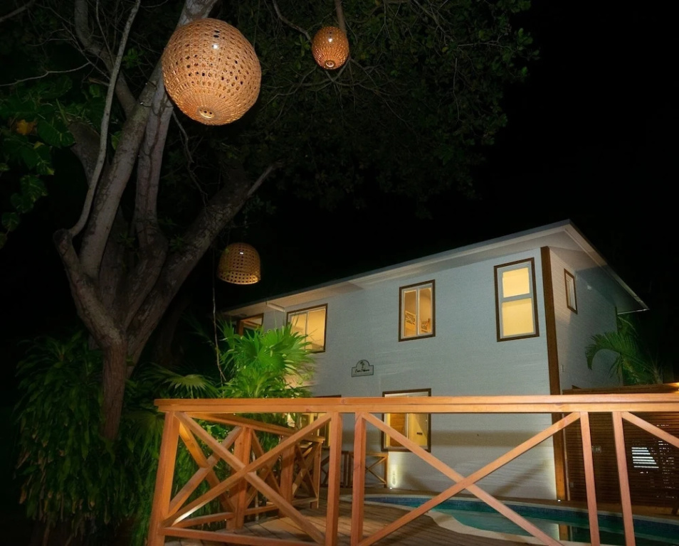 Casa Palmera 2 Bedroom Home by RedAwning