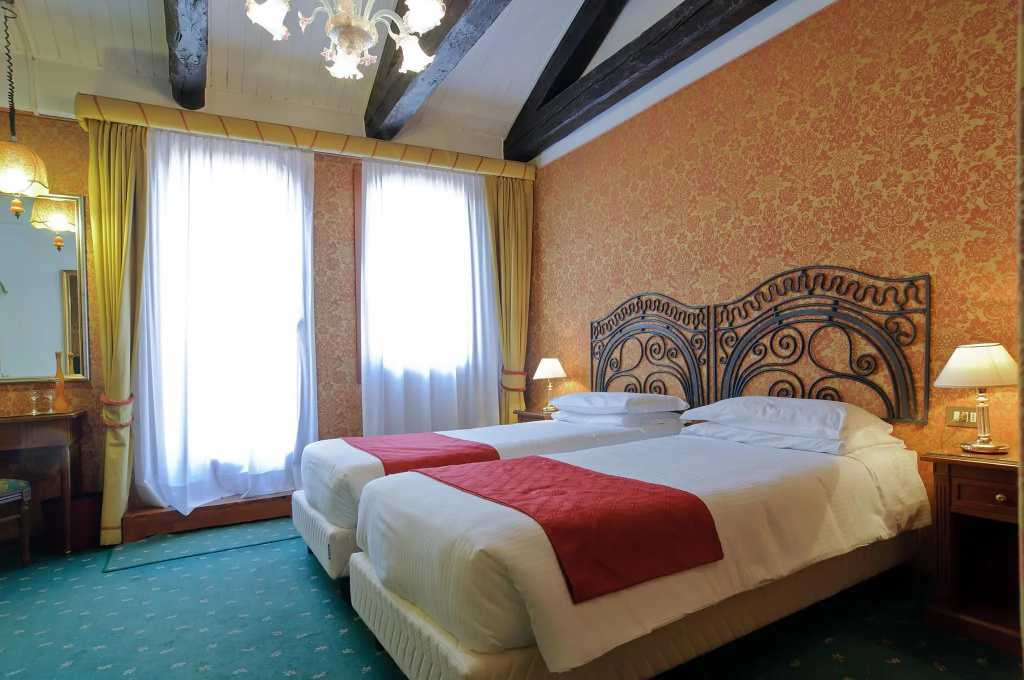 Hotel La Fenice Et Des Artistes - Chambres