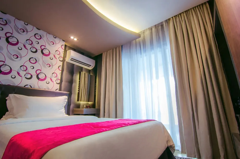 Eloisa Royal Suites - Chambres