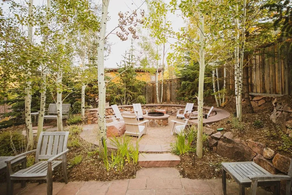 The Outlook Lodge - 2