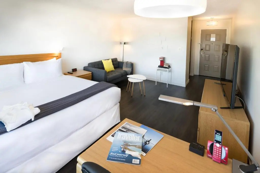 Luxury Double room (full double bed)