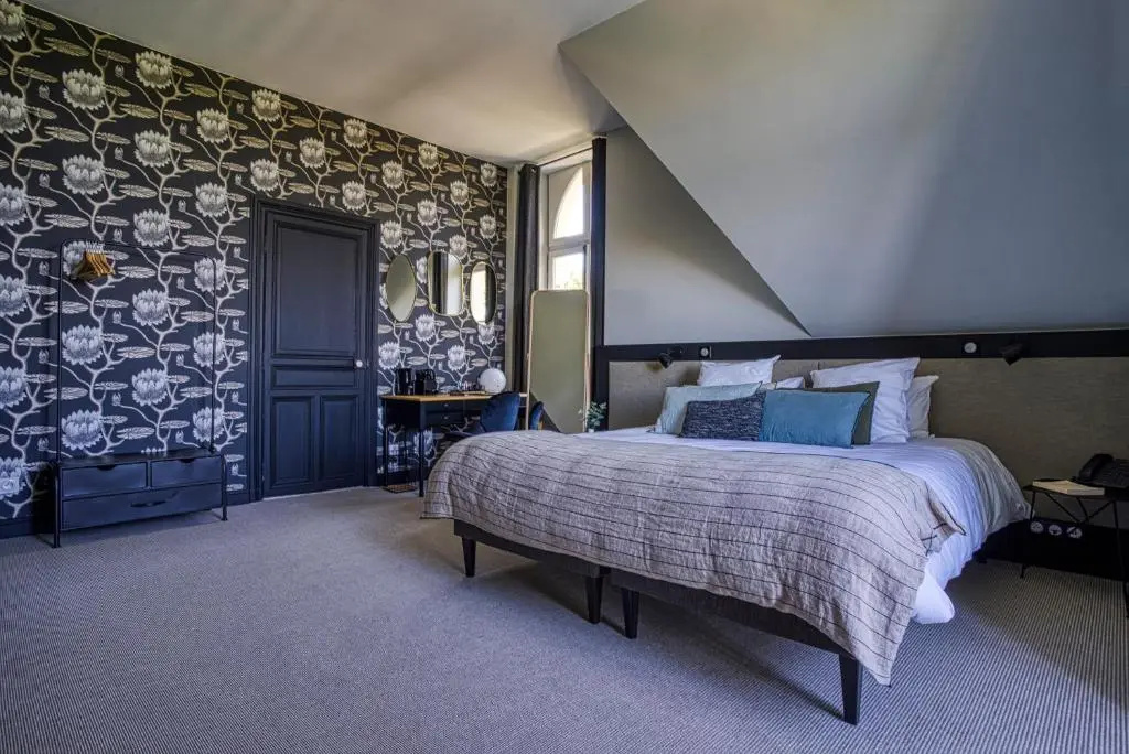 Deluxe Double room (full double bed)