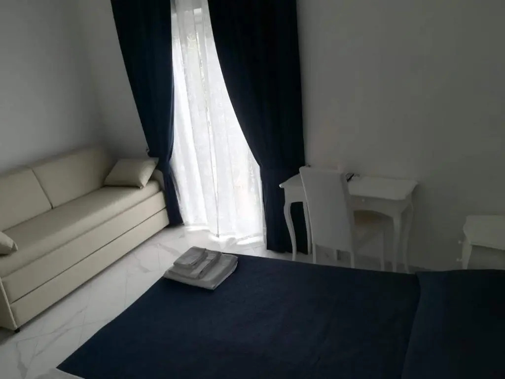 Standard Triple room with view