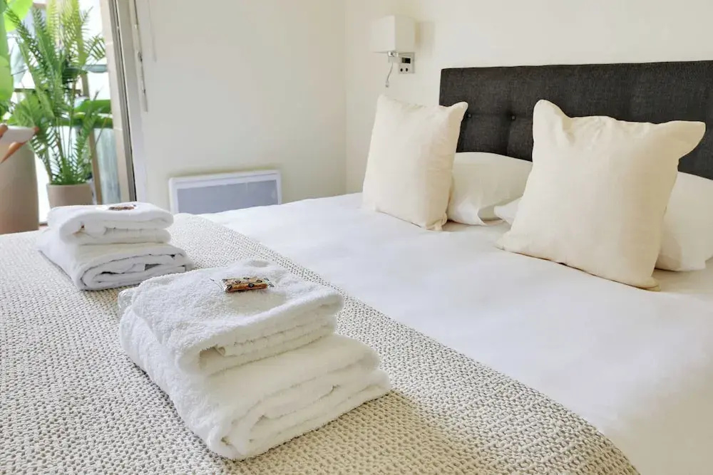 Chic Apartment - 1br/4p - Places des Vosgues — фото