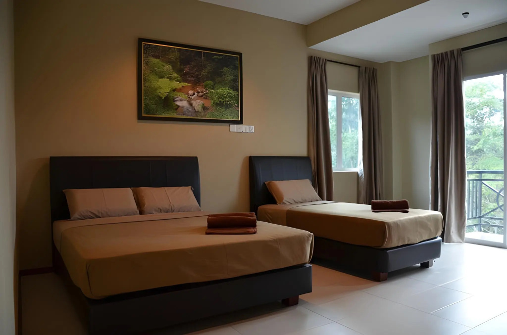 Rovers Inn formerly known as Mentigi Guesthouse — 2