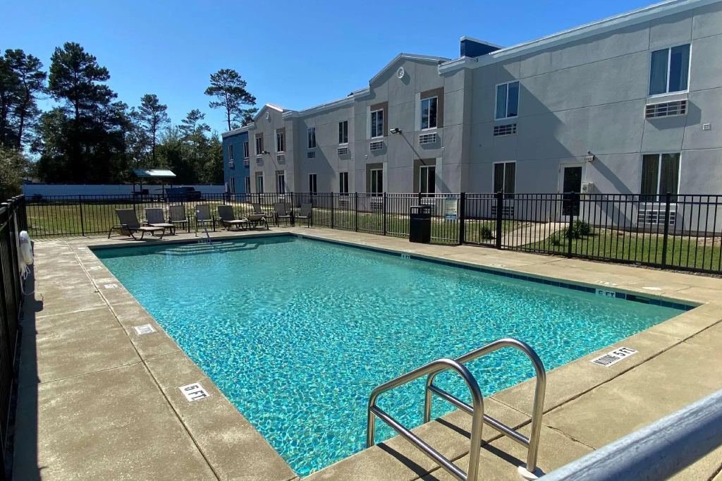 1 Bedroom Double Suite (full double bed)