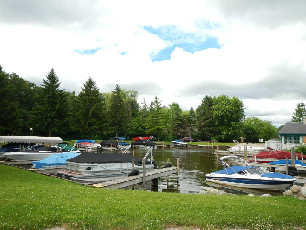 Waterfront Hotel & Marina image