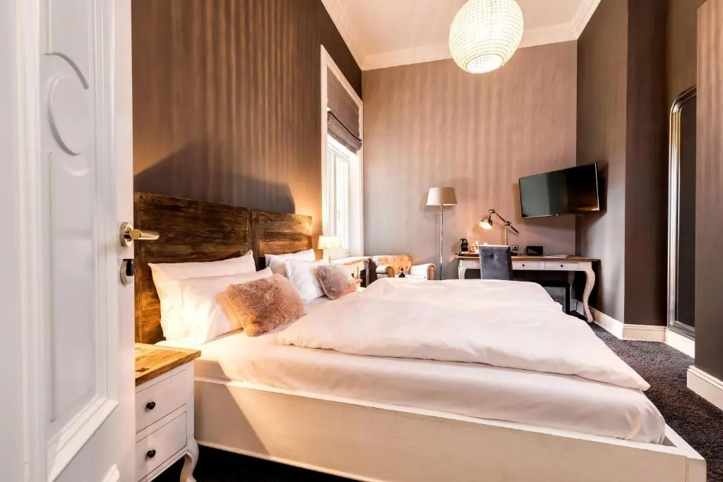 Superior Double room (full double bed)