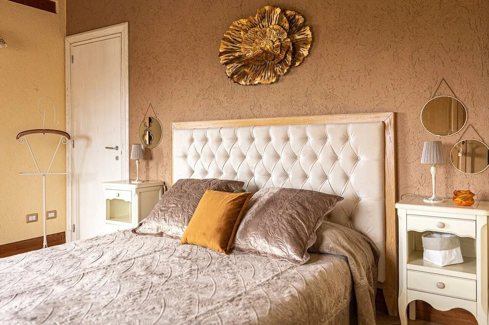 Superior Double room with balcony (full double bed)