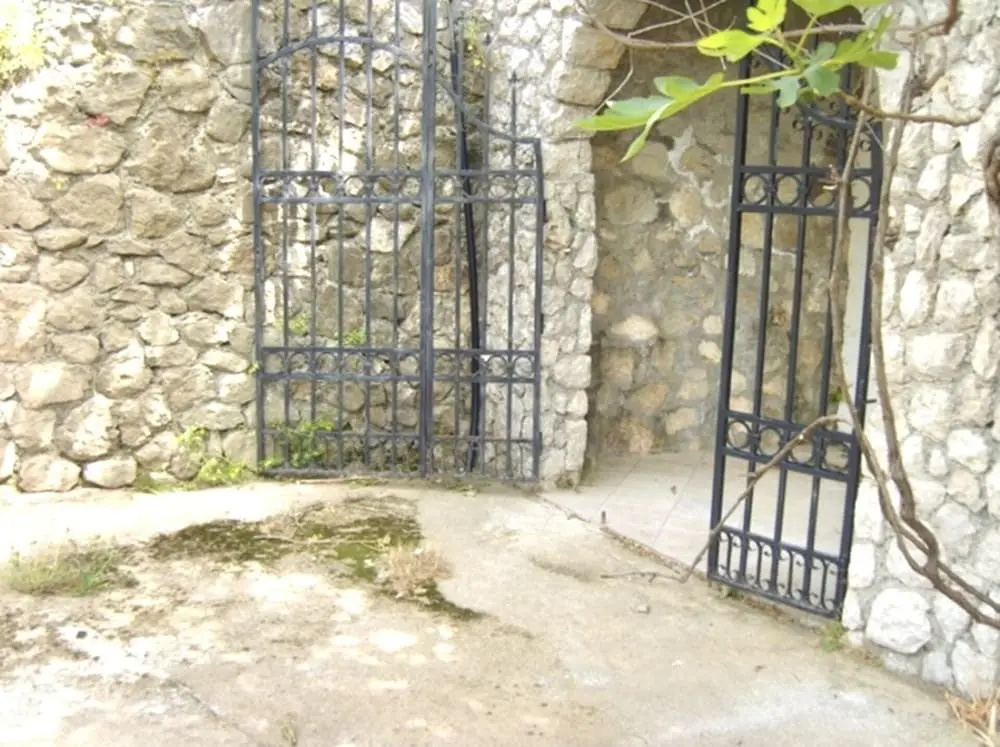 Panorama View 2-bed Apartment in Sutomore