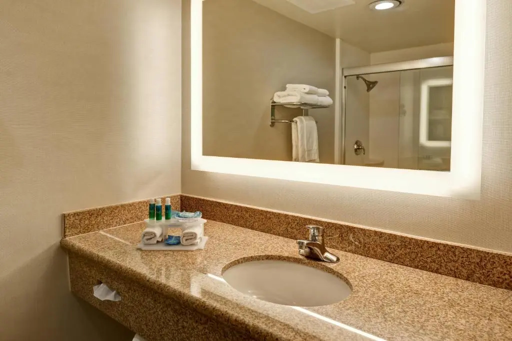 Holiday Inn Express Newport Beach by IHG - Chambres