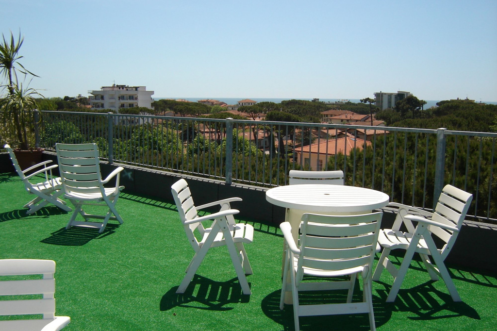 Balcony & Terrace