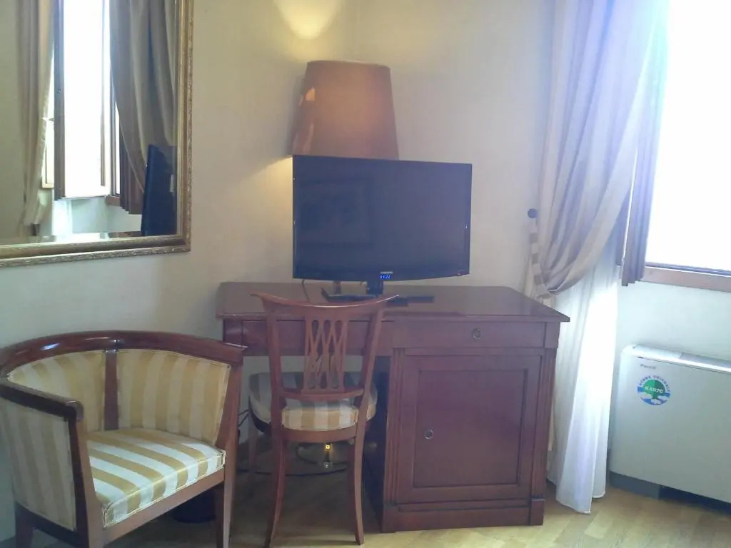 Double room (full double bed)