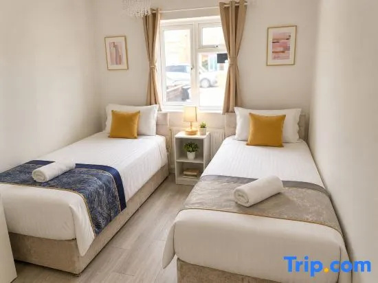 Modern 2-Bed, 2-Bath Bungalow