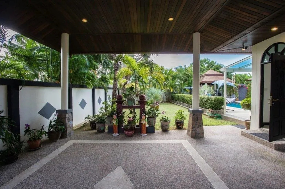Cophi Villa 3 bd pool villa Nai harn
