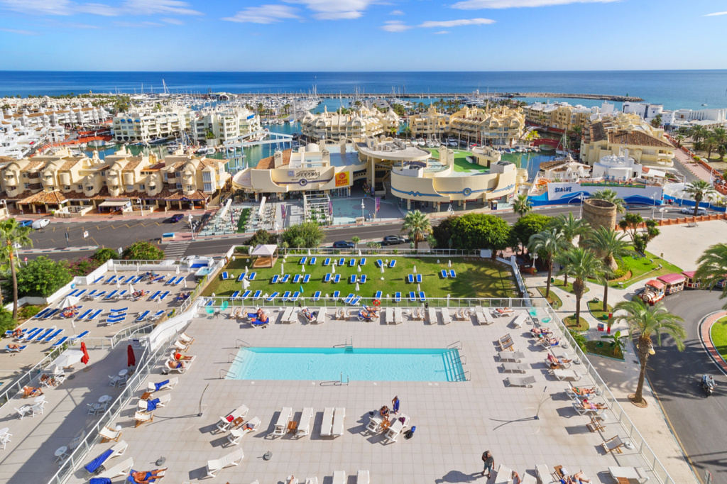 Beach & Waterfront