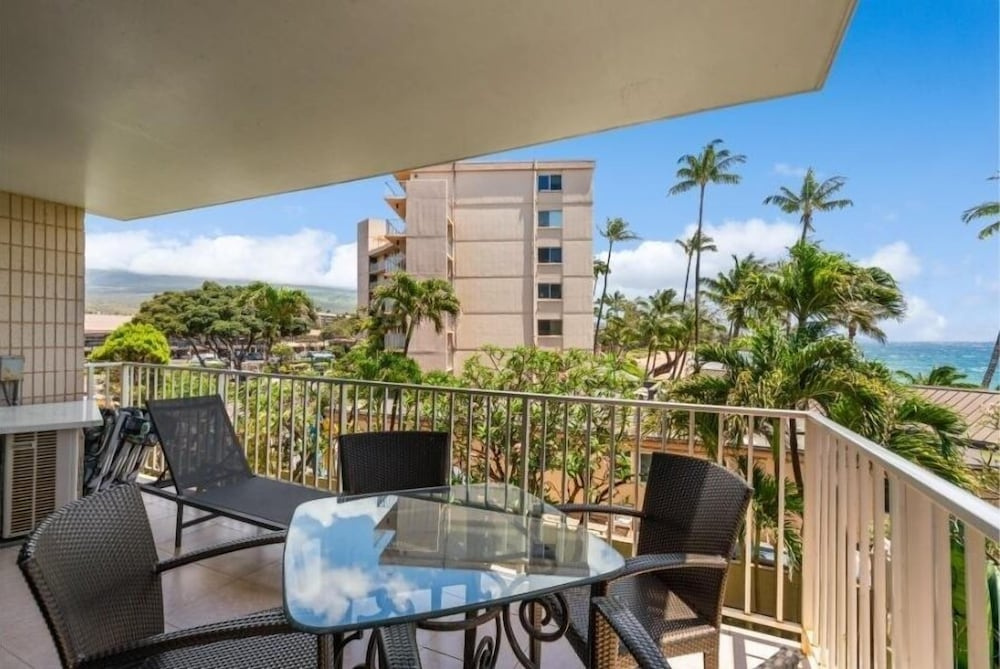 Kamaole Nalu, #303 2 Bedroom Condo by RedAwning