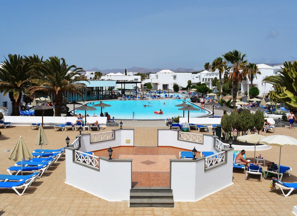 Beach & Waterfront