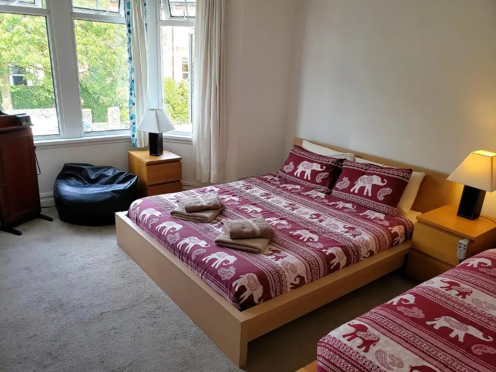 Standard Triple room