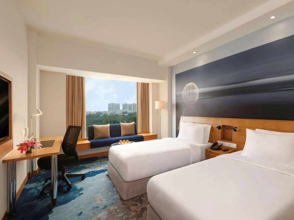Novotel Hyderabad Convention Centre Hotel — фото 2