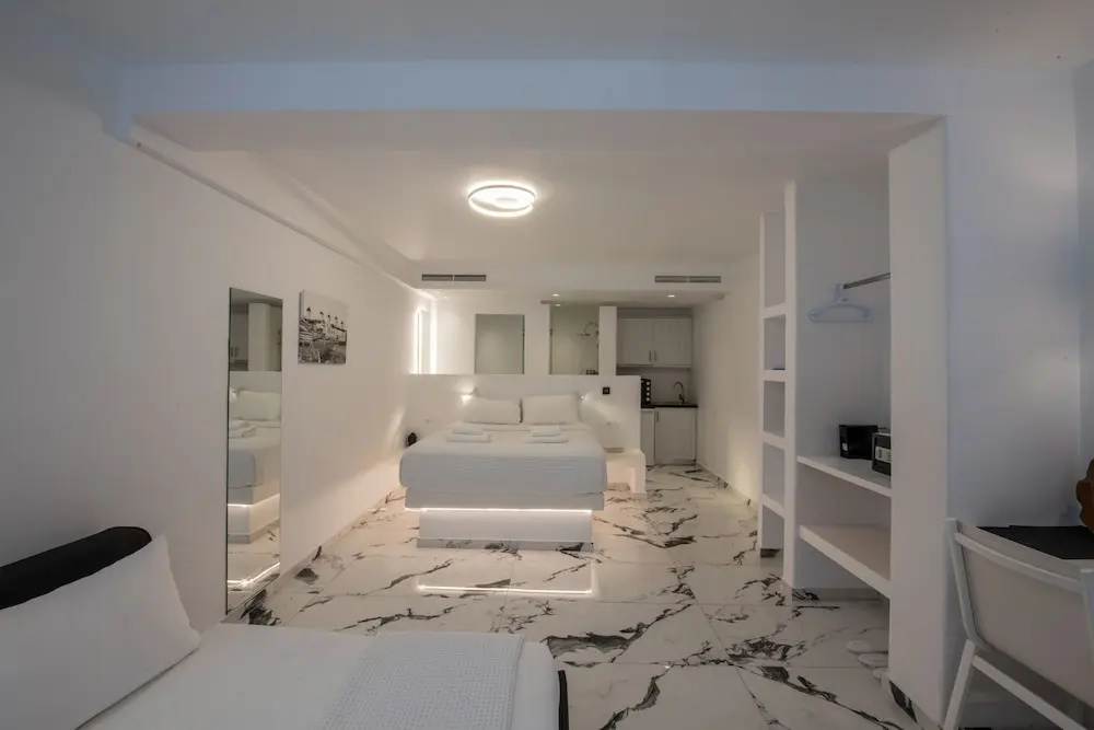Bianco A Nero Mykonos — 7
