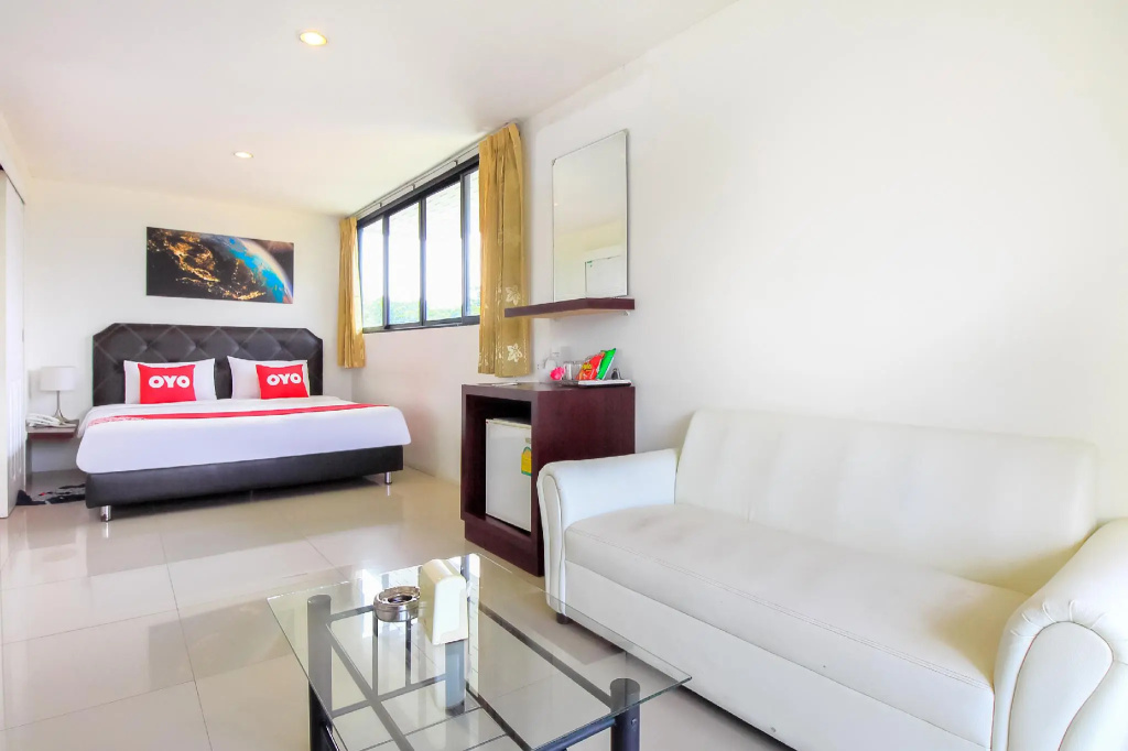 Deluxe Double room (full double bed)