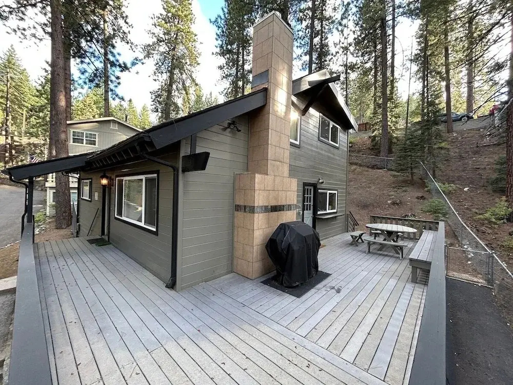 Foothill Folly 4 Bedroom Home by RedAwning