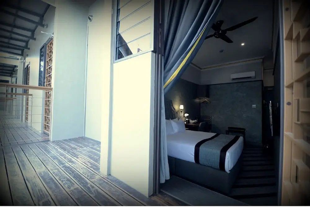 Balcony & Terrace