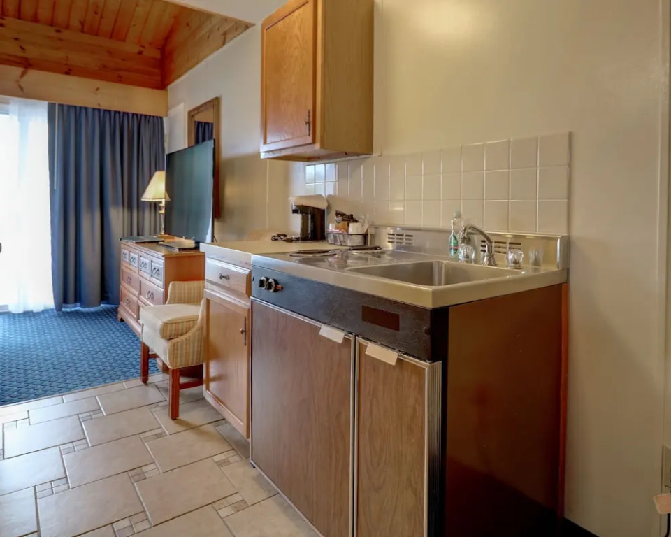 Standard room with street view