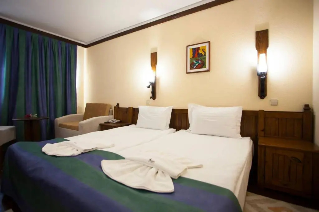 Standard Double room with balcony (full double bed)