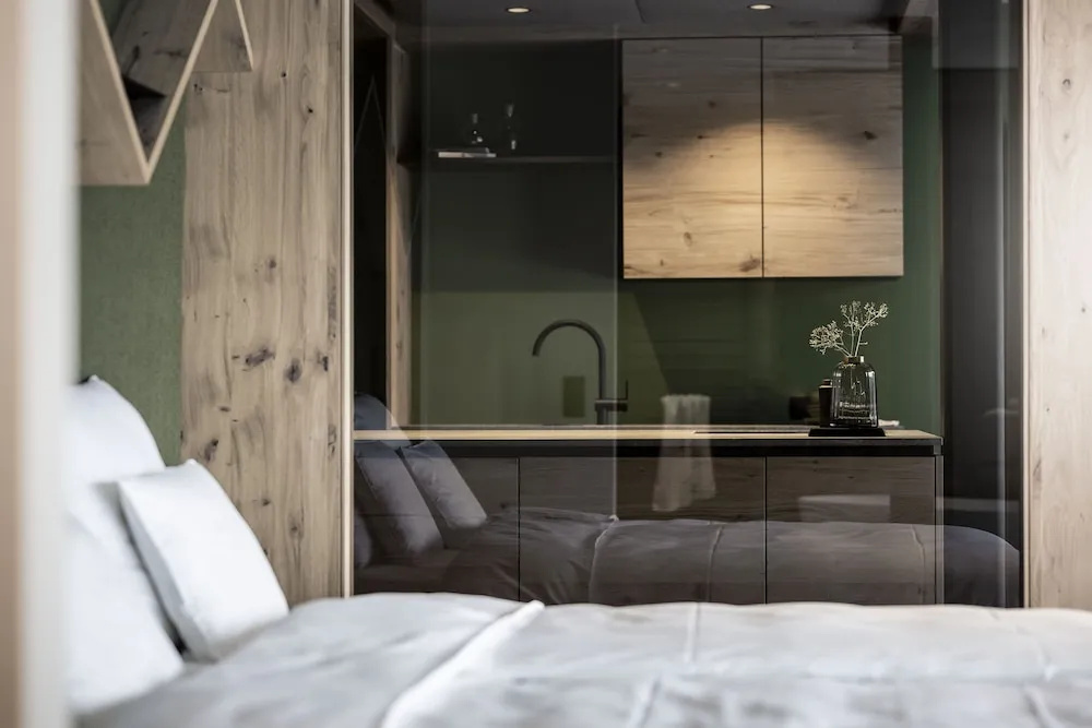 Luxury Apartment with balcony and with mountain view