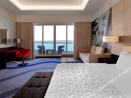 Le Meridien Al Aqah Beach Resort