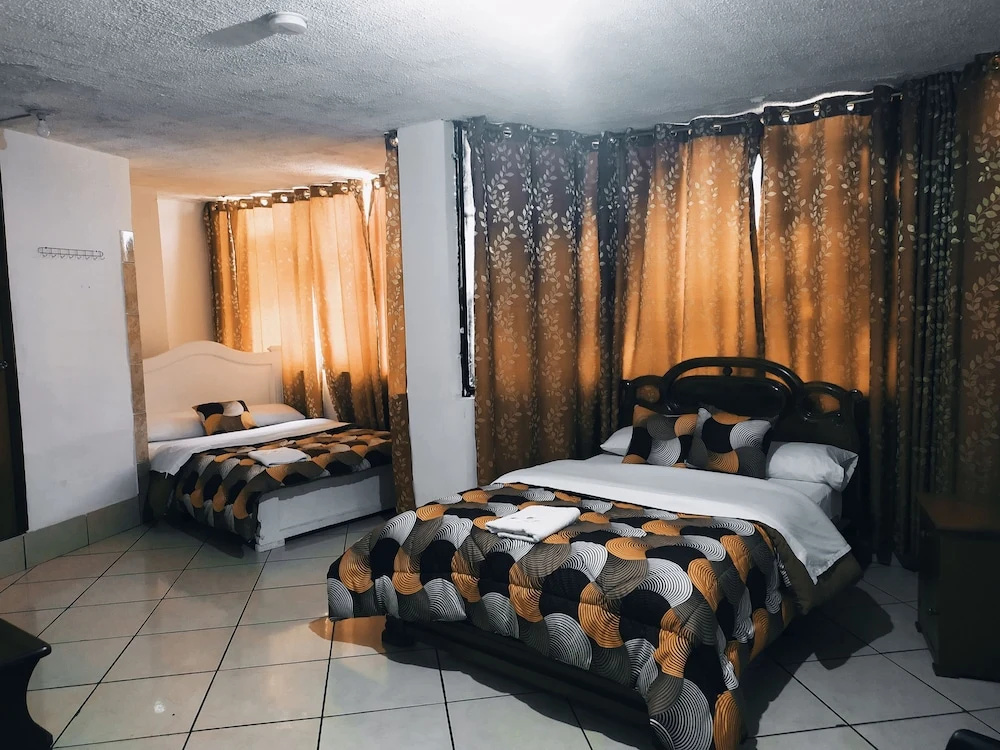 Deluxe Double room (full double bed)