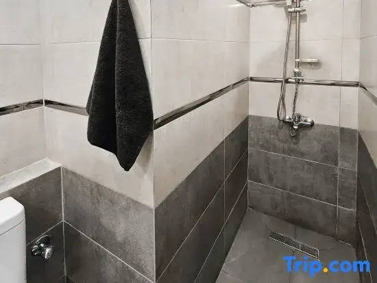 Free Beach Access – Studio Pool View and Wi-Fi