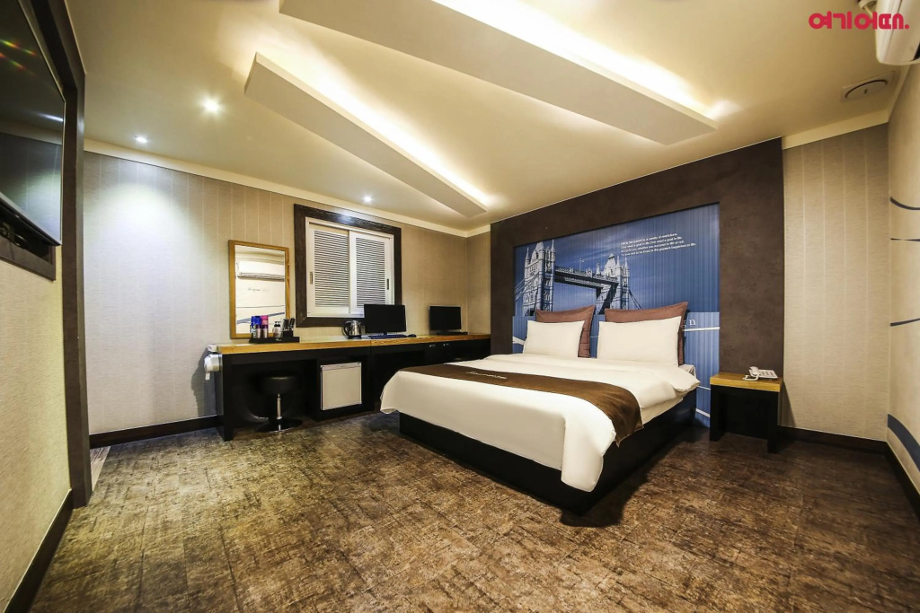 Hotel Luxe — 4