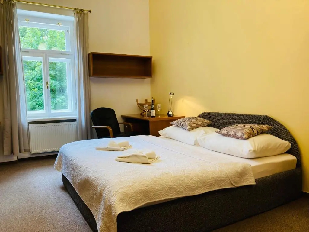Economy room