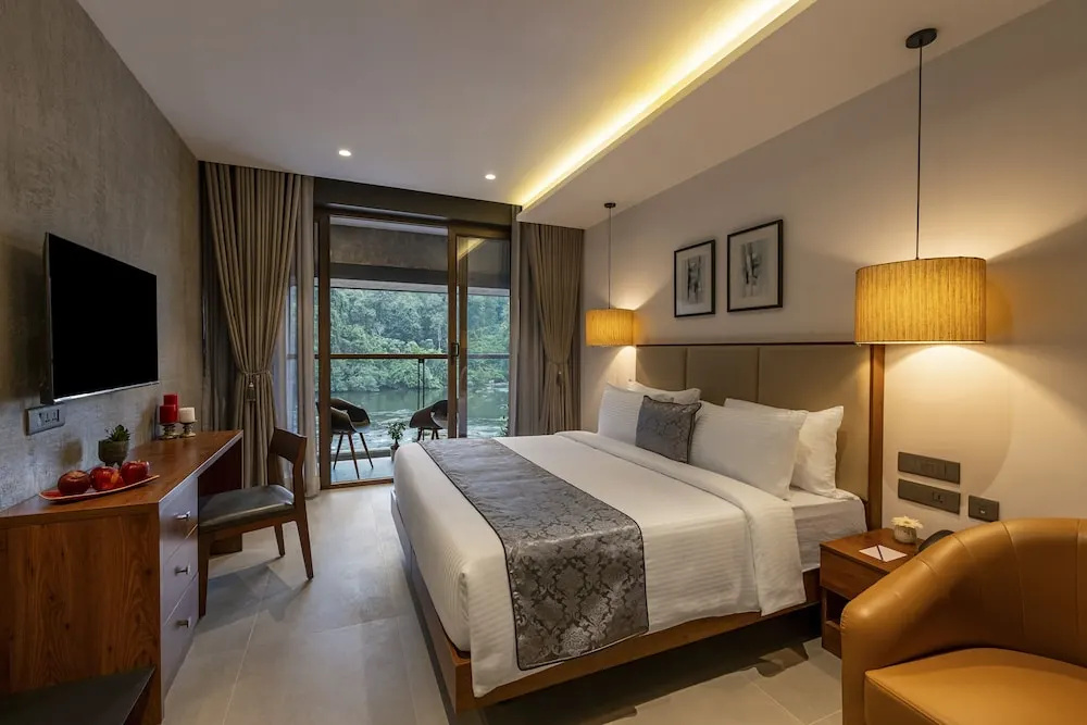 Standard room with balcony and with river view