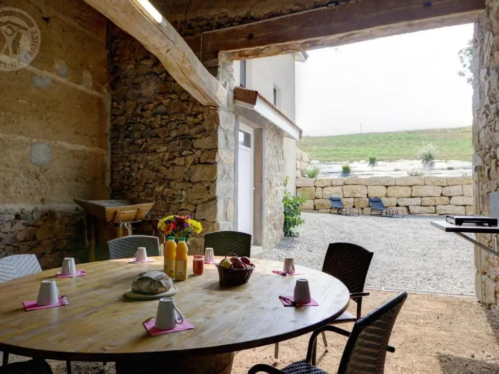 Gite Panissières, 3 pièces, 8 personnes - FR-1-496-215