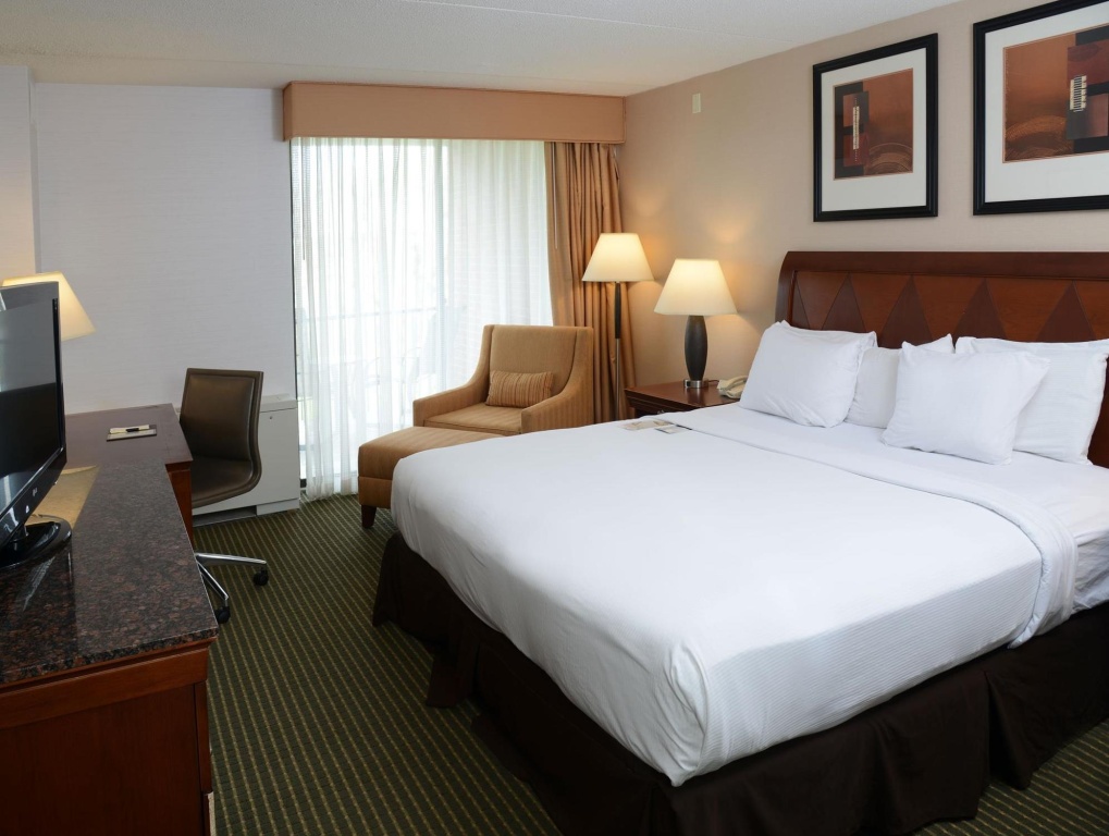 DoubleTree by Hilton Syracuse Room Type - Double room (full double bed)