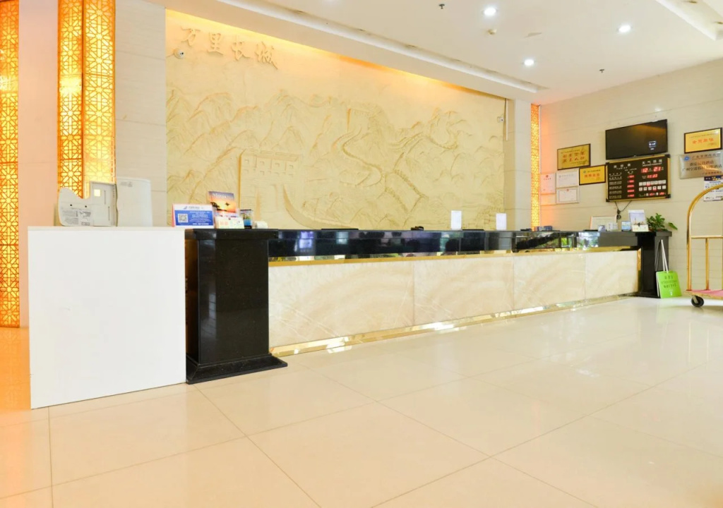Lobby & Reception