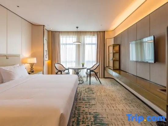 Deluxe Double room (full double bed)