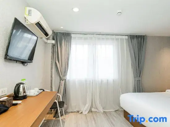 Standard Sextuple room