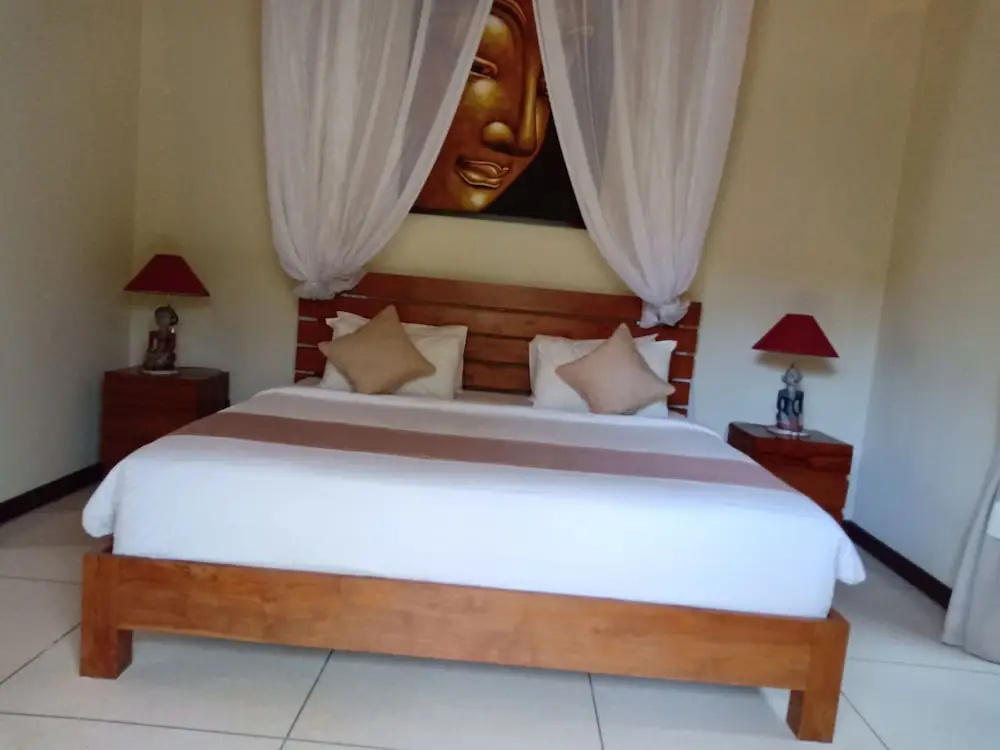 4 Bedrooms Family Villa